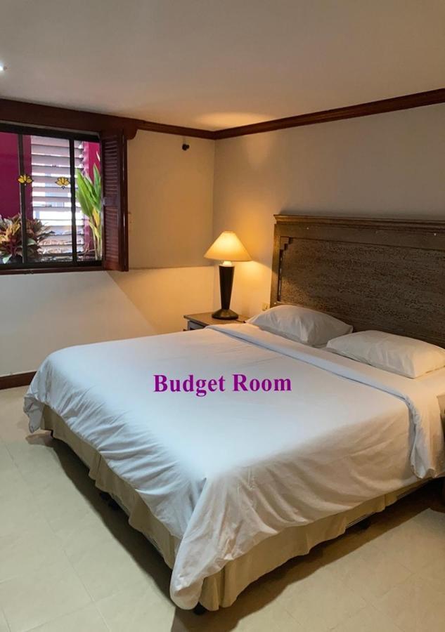 Hotel Le Tanjong House Patong Exterior foto