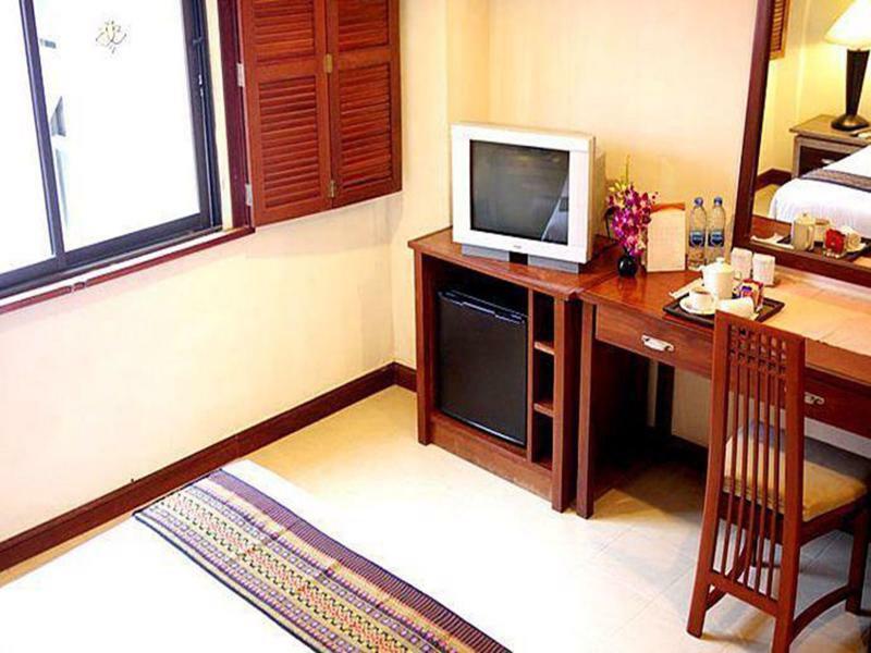 Hotel Le Tanjong House Patong Exterior foto